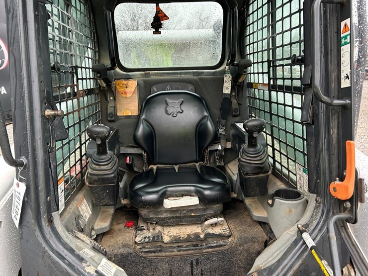 2016-bobcat-t870-image-19