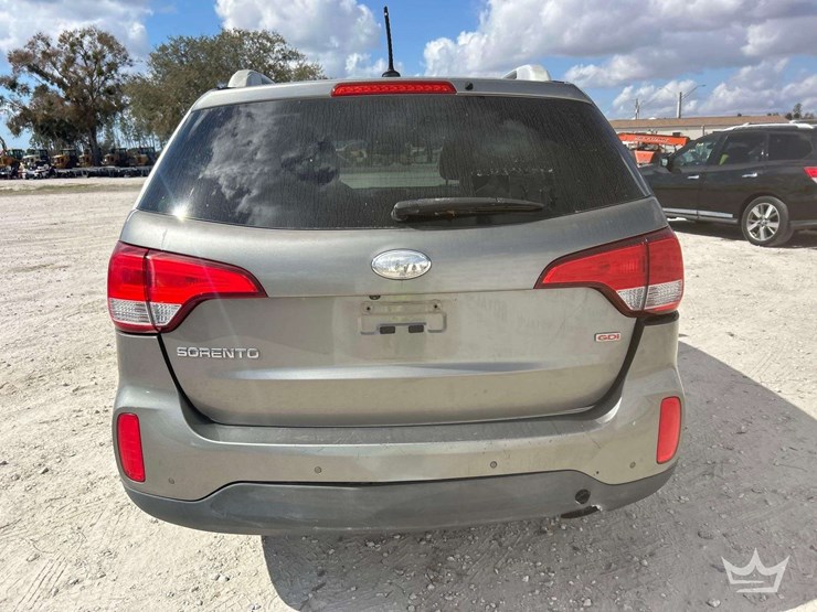 2014-kia-sorento-image-27