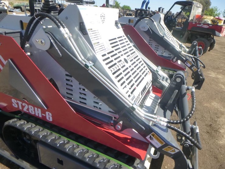 battler-st28h-6-skid-steer-track-loader-image-13