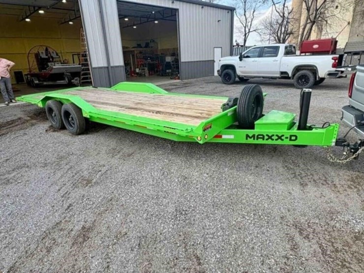 2024-maxx-d---t8x---24'-hyd-trailer-image-4