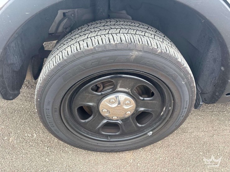 2017-ford-explorer-image-31