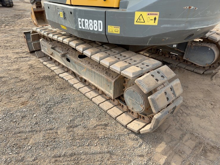 2016-volvo-ecr88d-image-26