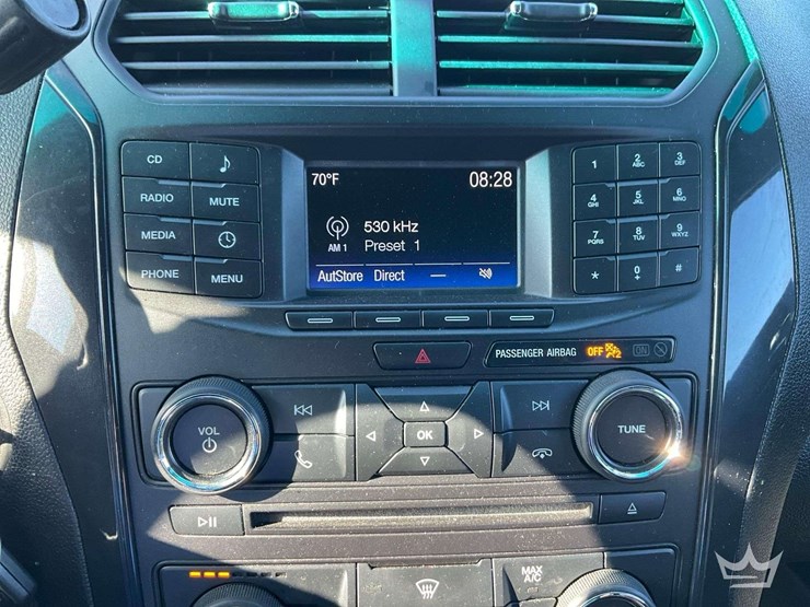 2016-ford-explorer-image-15