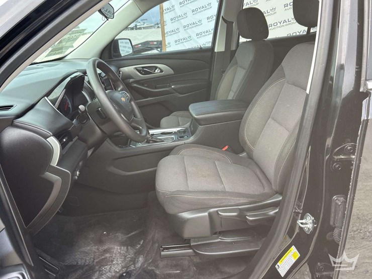 2020-chevrolet-traverse-image-12