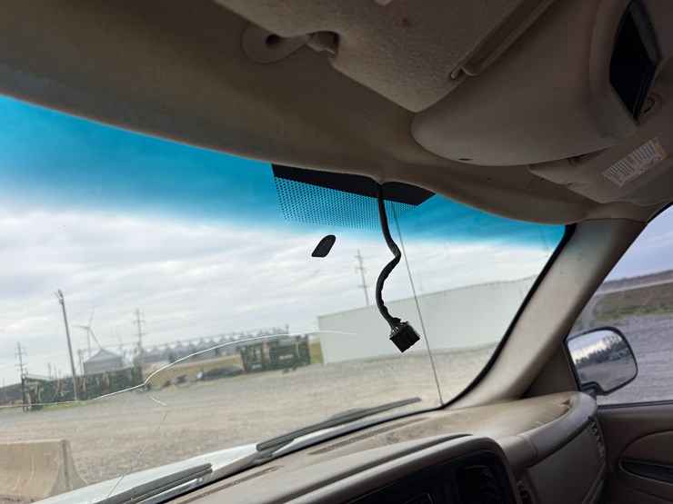 2005-gmc-2500-image-48