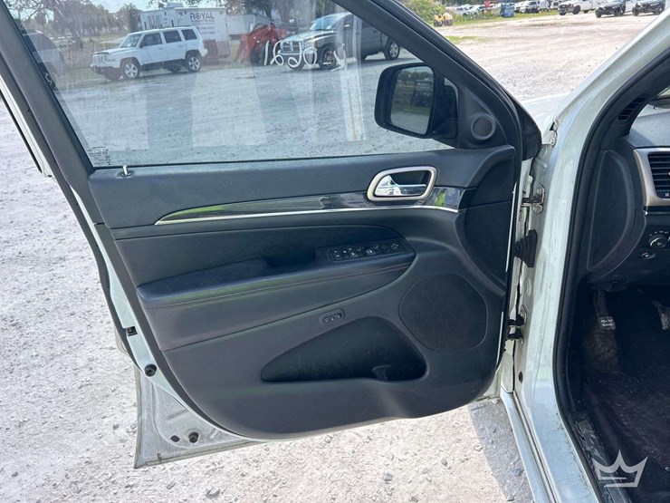 2016-jeep-grand-cherokee-image-13