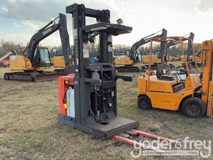 2017-toyota-6bpu15-image-7