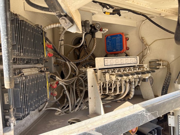 2020-putzmeister/sany-sy38z-200-38m-mounted-on-2020-mack-te64-6x4-concrete-pump-truck-image-24