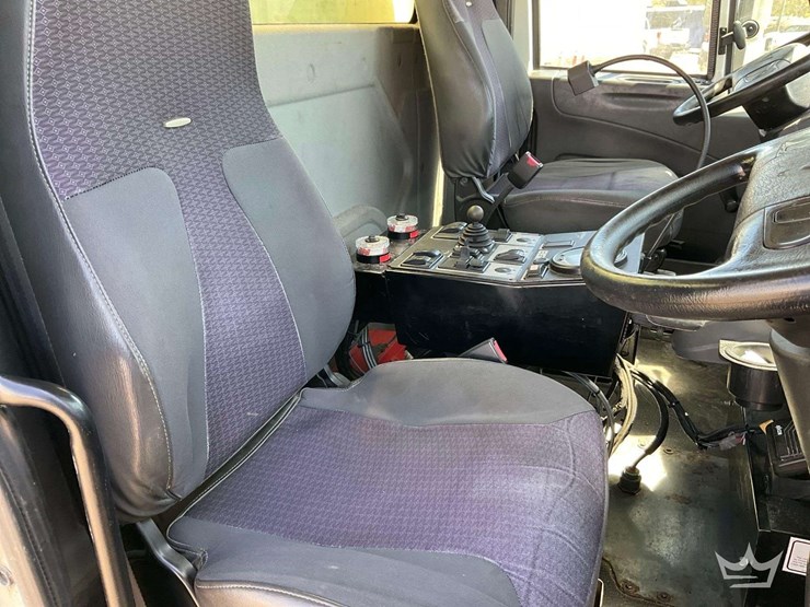 2015-international-durastar-4300-image-23