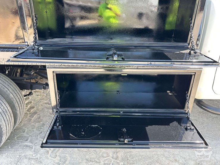 2015-ram-5500-rki-10ft.-utility-flatbed-truck-image-28