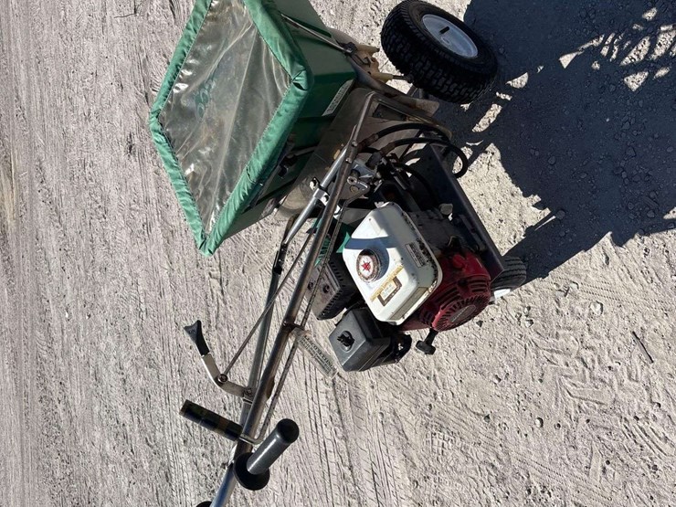 lesco-50lb-push-spreader-image-4