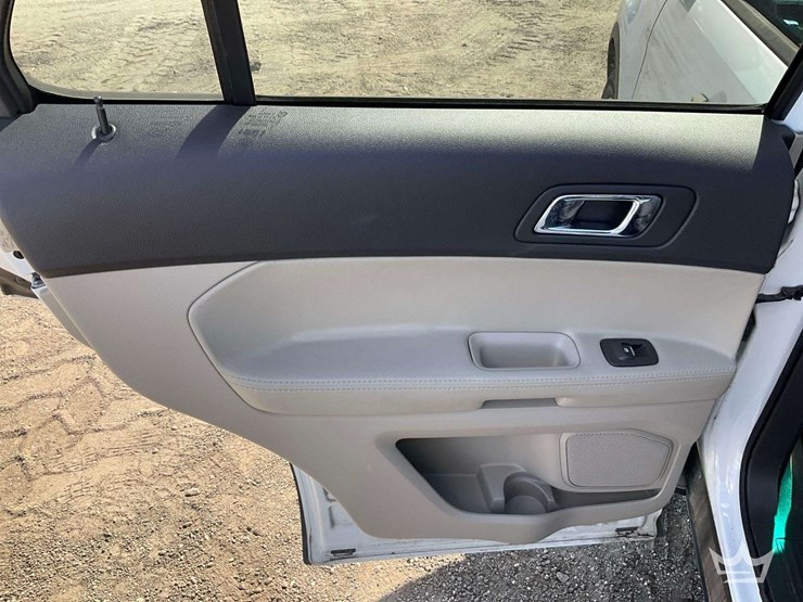 2013-ford-explorer-image-20