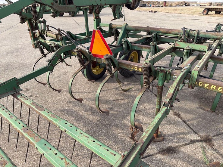 john-deere-1010-image-15