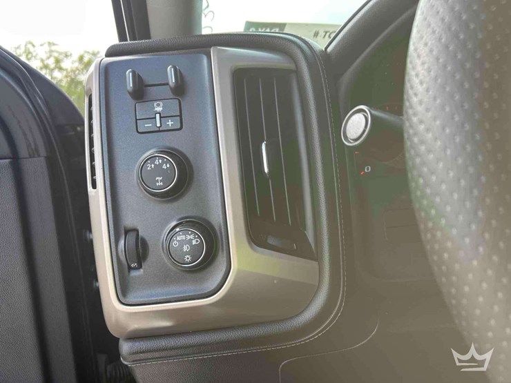 2015-gmc-sierra-3500-image-15