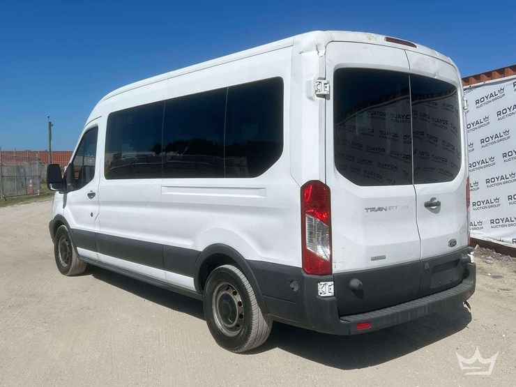 2016-ford-transit-image-4