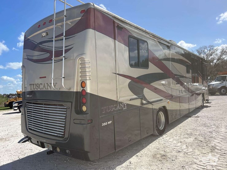 2006-freightliner-tuscany-4077-40ft-class-a-motorhome-image-3