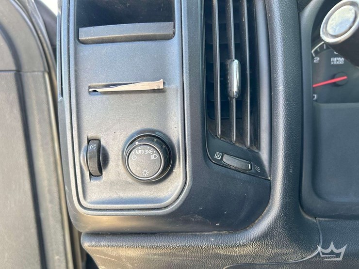 2017-chevrolet-silverado-1500-image-14