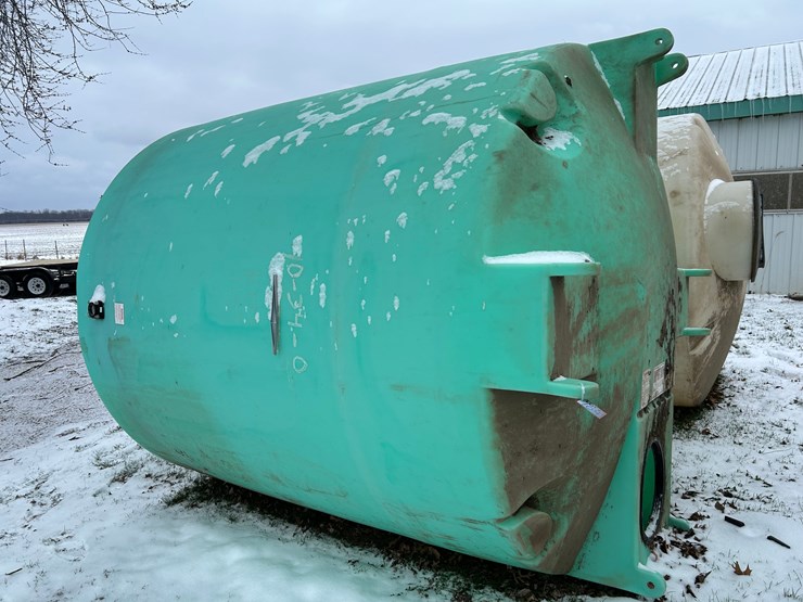 2500-gallon-poly-tank-image-4