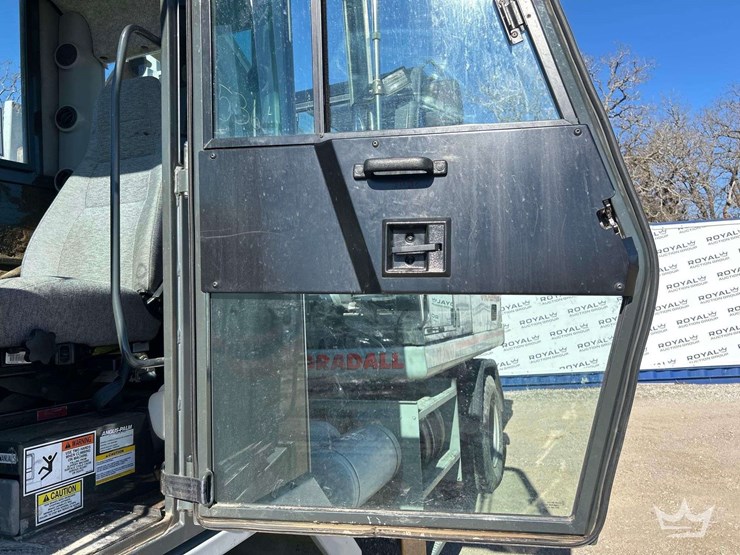 2004-gradall-xl3100-image-9