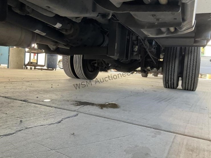 2017-ford-f550-image-26