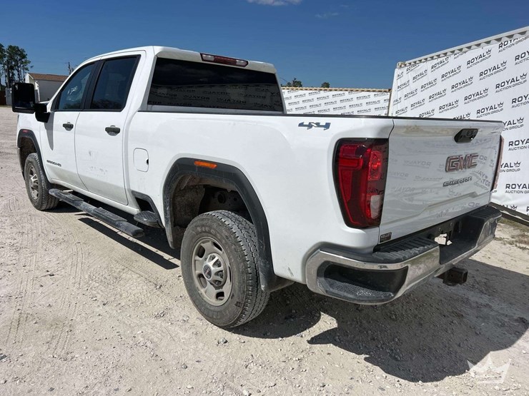 2022-gmc-sierra-2500-image-4