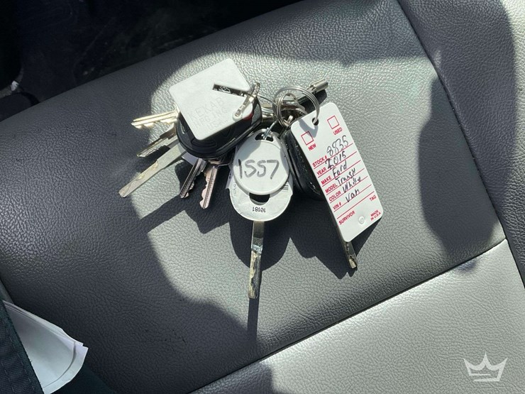 2015-ford-transit-image-38