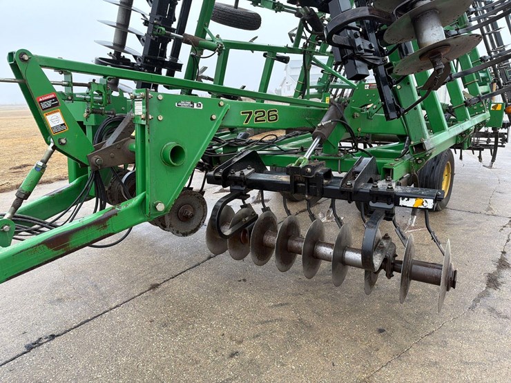 john-deere-726-image-33