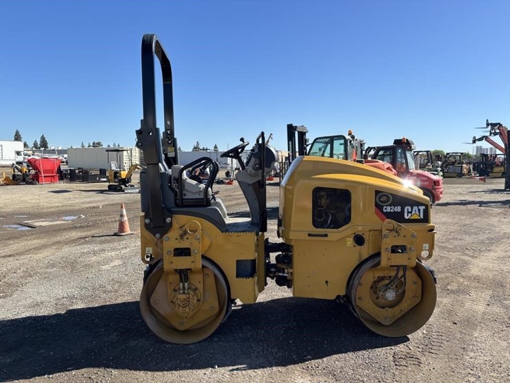 2018-caterpillar-cb24b-image-7