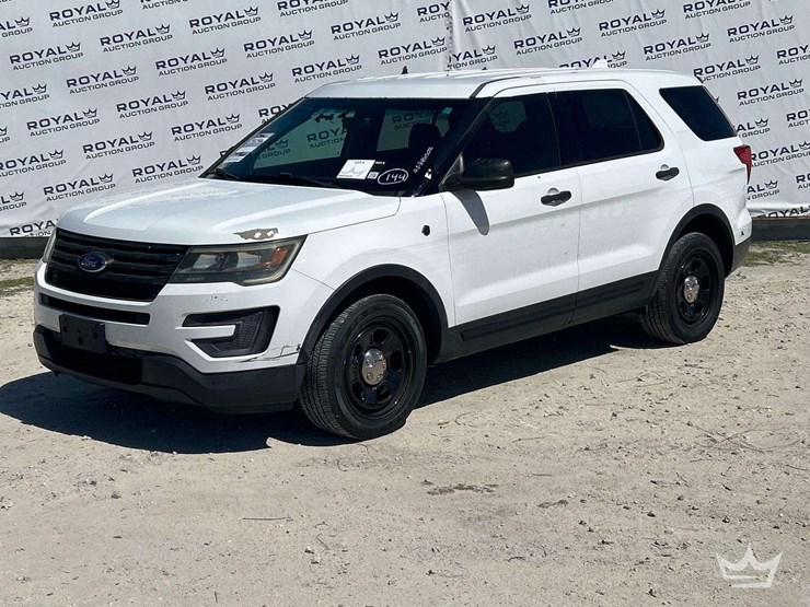 2016-ford-explorer-image-1