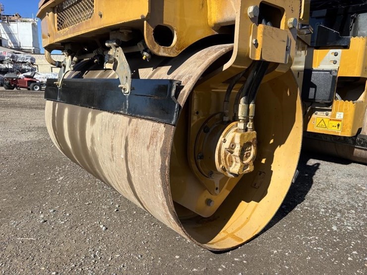 2018-caterpillar-cb24b-image-11