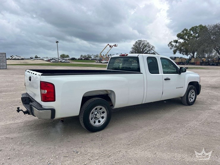 2011-chevrolet-silverado-1500-image-3