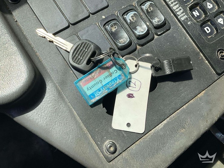 2018-freightliner-m2-106-image-44