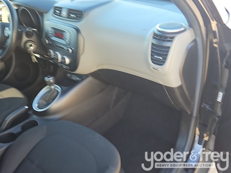 2014-kia-soul-image-26