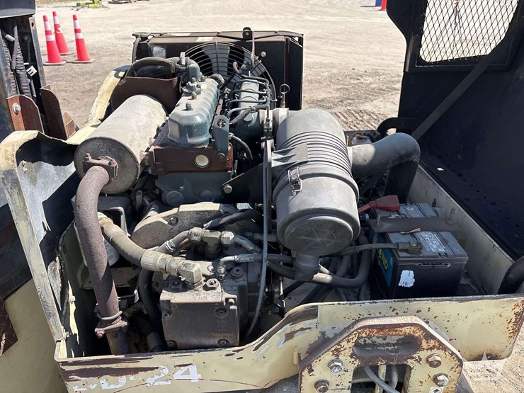 ingersoll-rand-dd-24-tandem-smooth-drum-roller-image-8