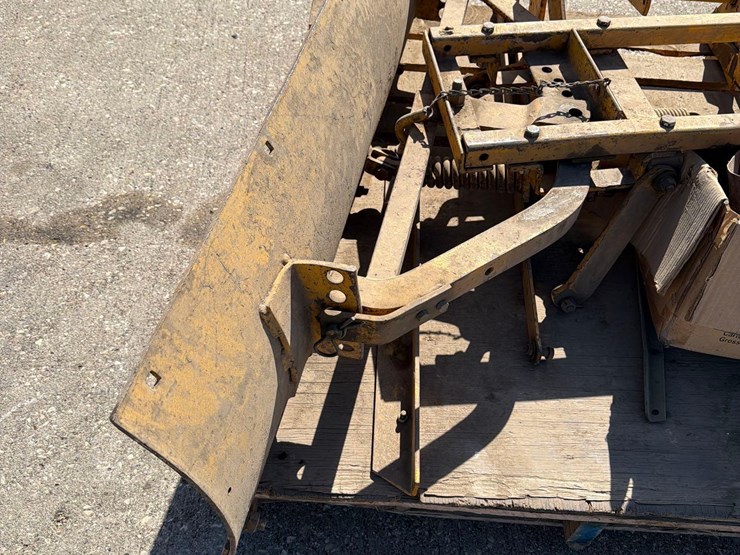 international-cub-lo-boy-image-33