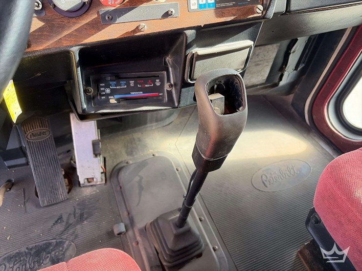 1994-peterbilt-377-image-17