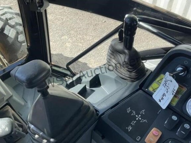 caterpillar-420e-image-21