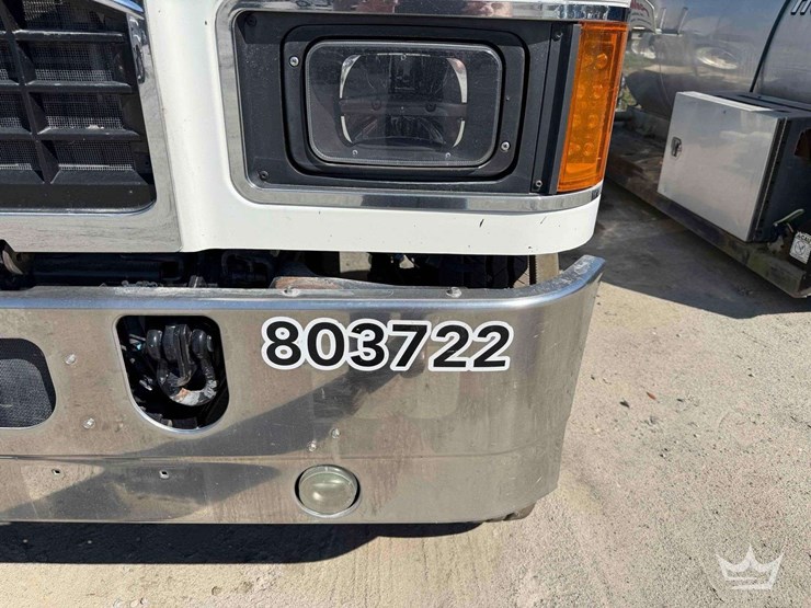 2022-mack-pinnacle-t/a-day-cab-truck-tractor-image-3