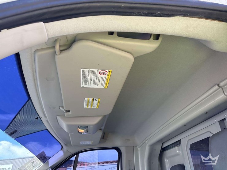 2016-ford-transit-image-18