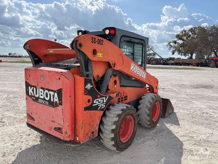 2016-kubota-ssv75-image-3