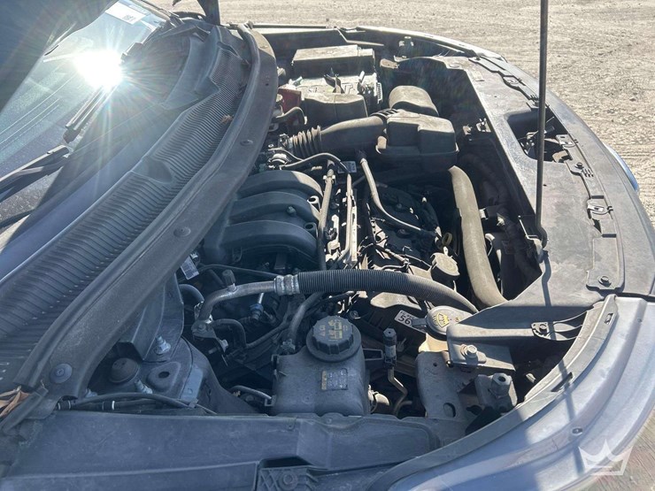 2016-ford-explorer-image-9