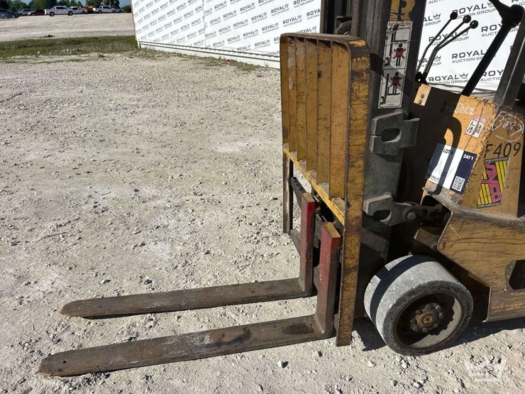 hyster-50-5,000lb-propane-forklift-image-15