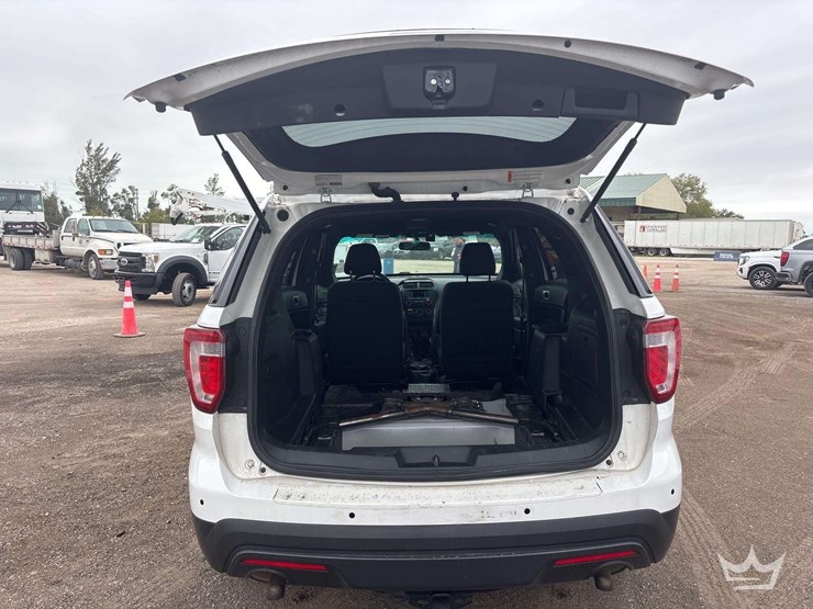 2017-ford-explorer-image-28