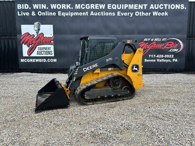 2021-deere-317g-image-1