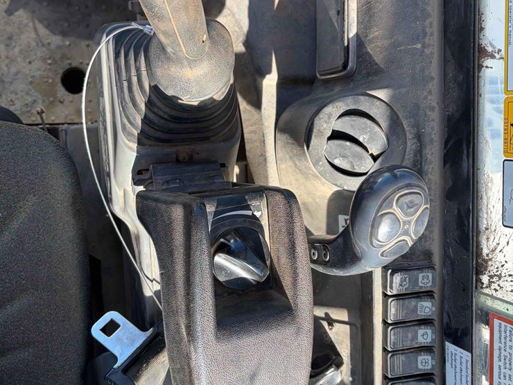 takeuchi-tb280fr-image-14