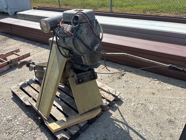 #8042-•-beaver-tail-boat-motor,-vanguard-image-3