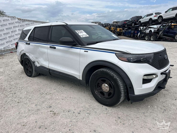 2020-ford-explorer-image-2