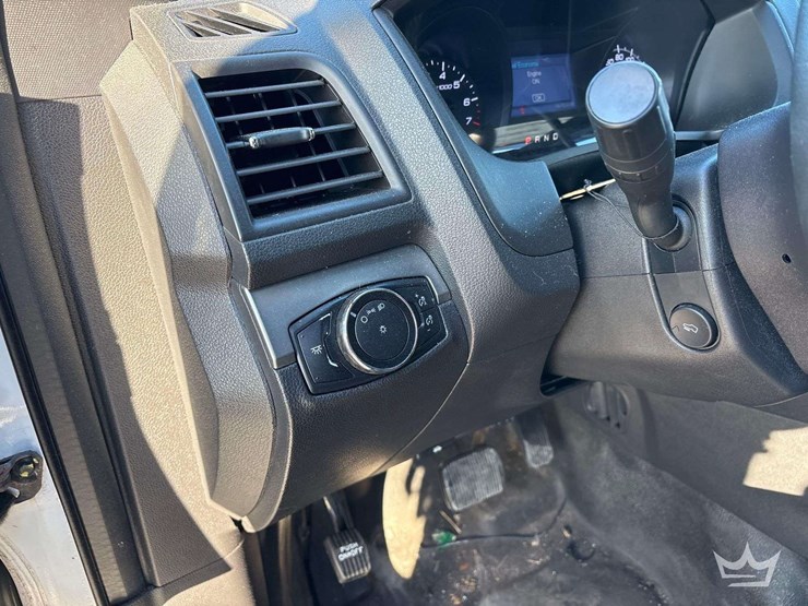 2015-ford-explorer-image-14