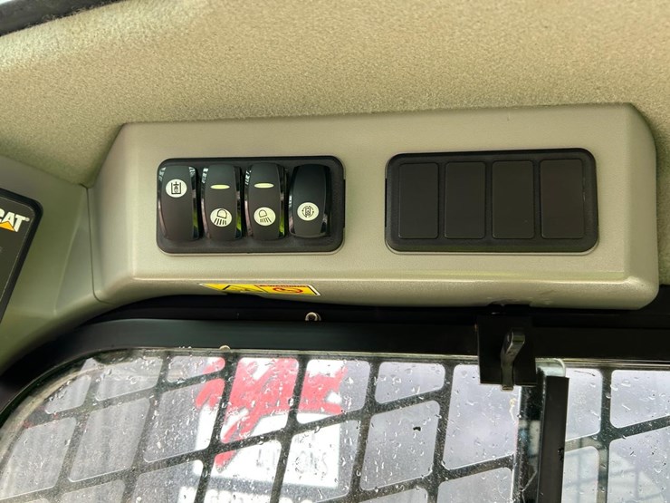 2018-caterpillar-289d-image-23