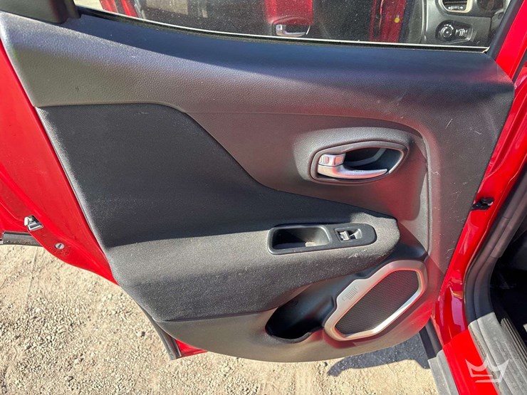 2015-jeep-renegade-image-20